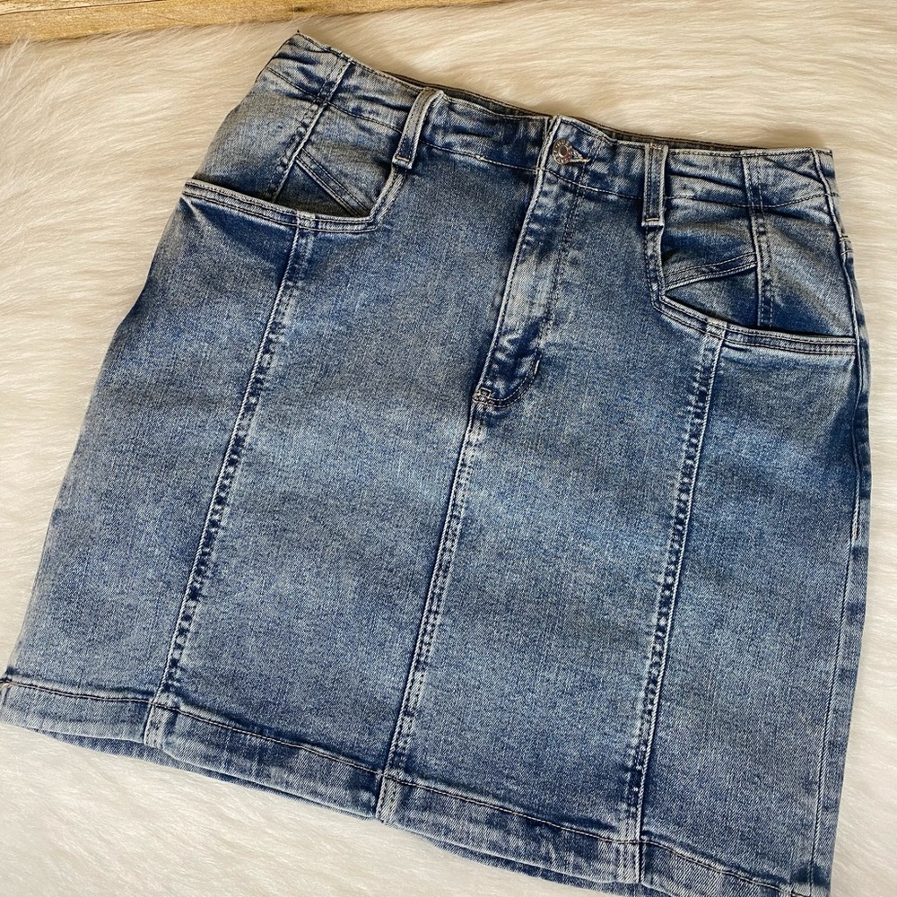 Guess Denim Jean Mini Skirt Women's Waist Size 28